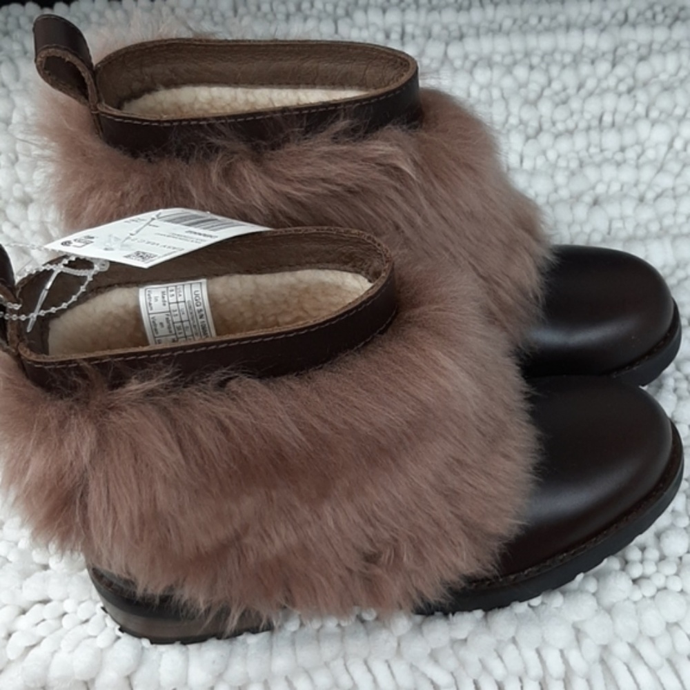 NWT UGG Otelia Genuine Shearling Booties Sz 5.5 - Picture 2 of 8